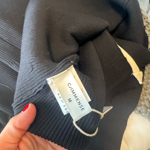 Elegant Black and Cream Dress - Picture 4 of 4